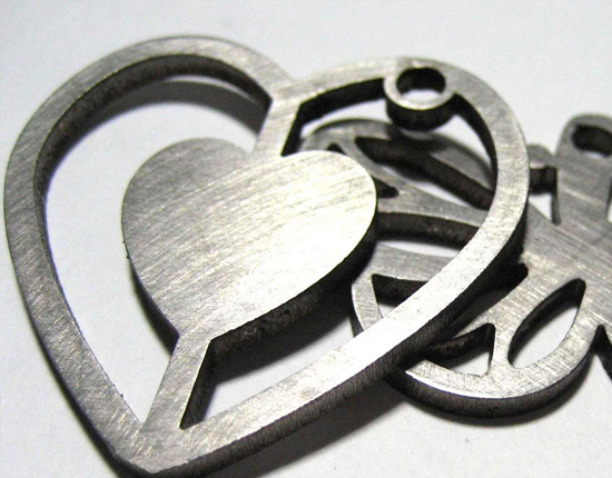 別懷疑，光纖激光切割機切割金屬就是這么厲害